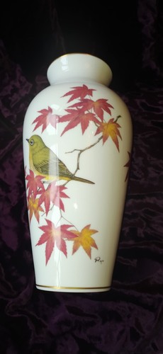 1981 franklin porcelain vase - 1981,